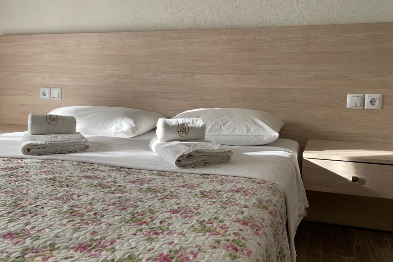 Royals Apartments 니키티 외부 사진