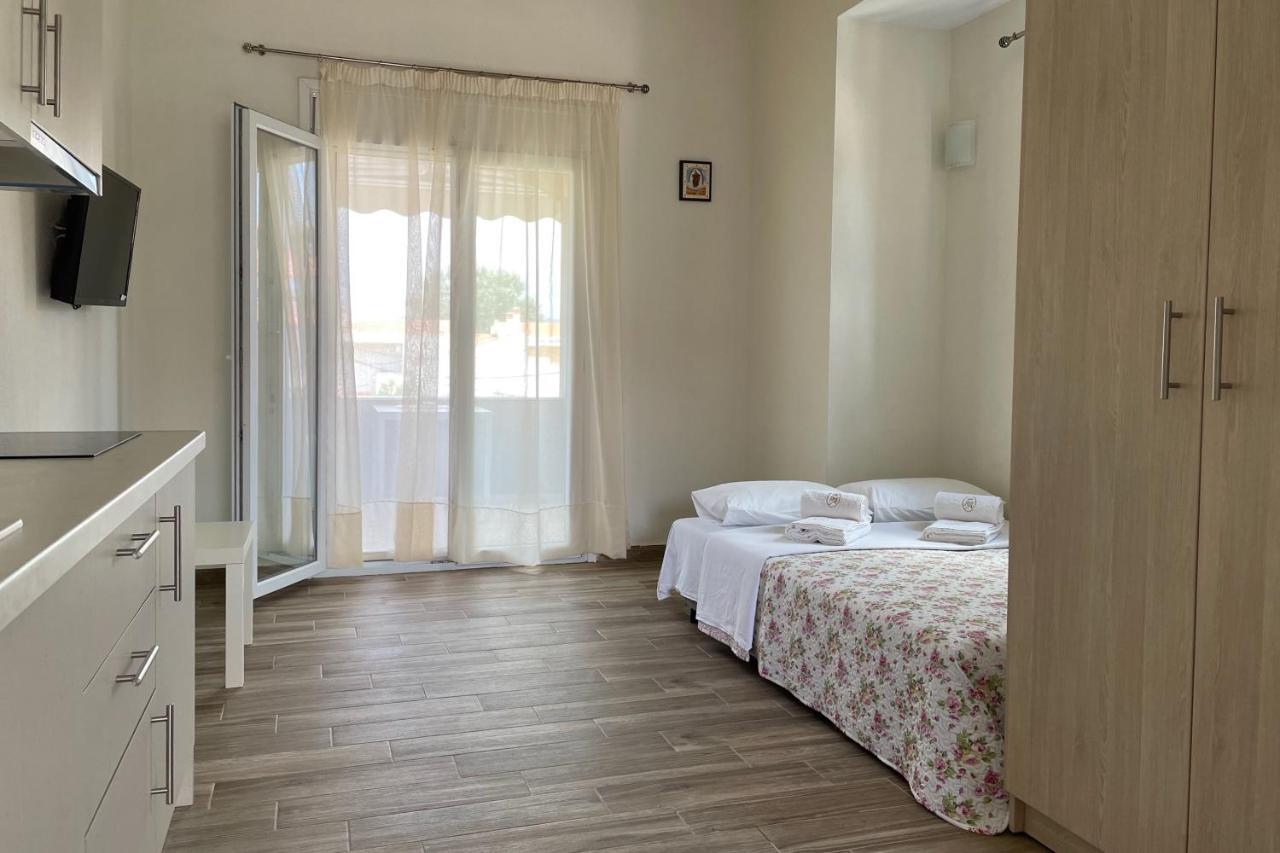Royals Apartments 니키티 외부 사진