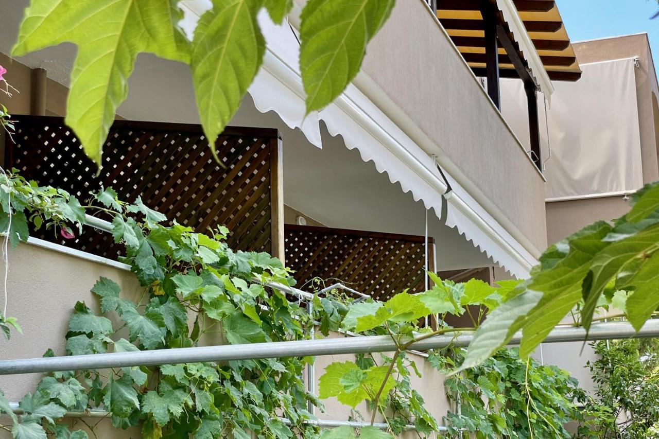Royals Apartments 니키티 외부 사진