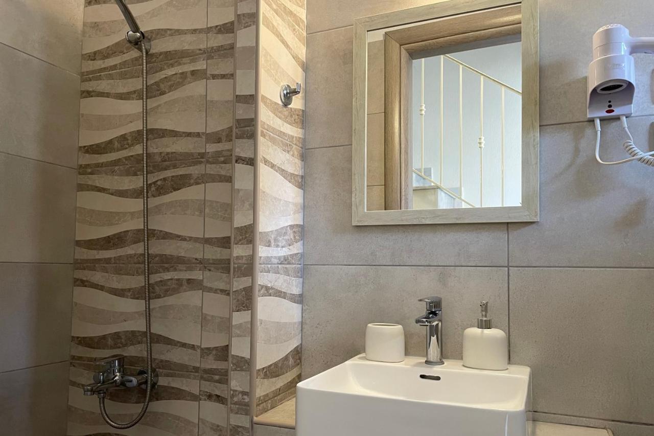 Royals Apartments 니키티 외부 사진