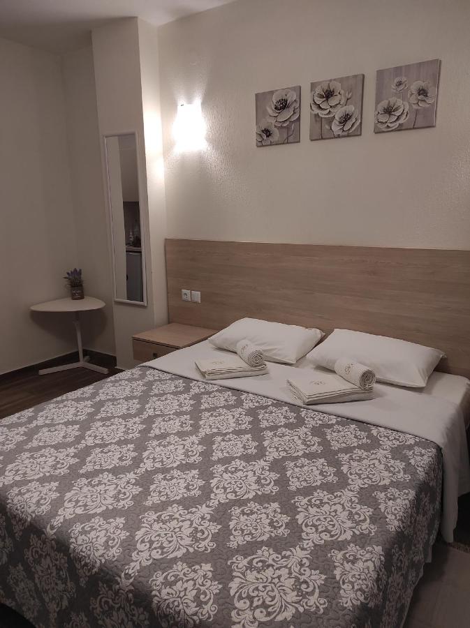 Royals Apartments 니키티 외부 사진
