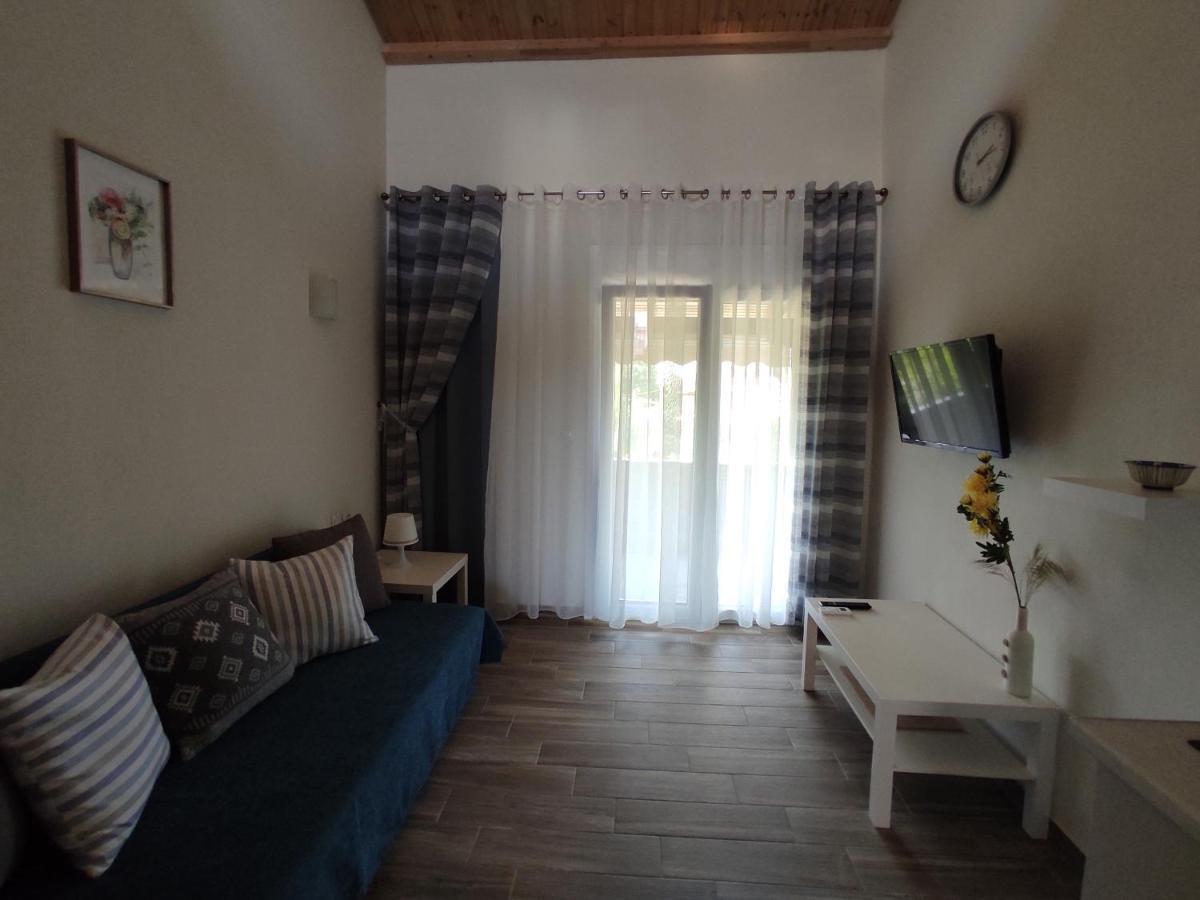 Royals Apartments 니키티 외부 사진